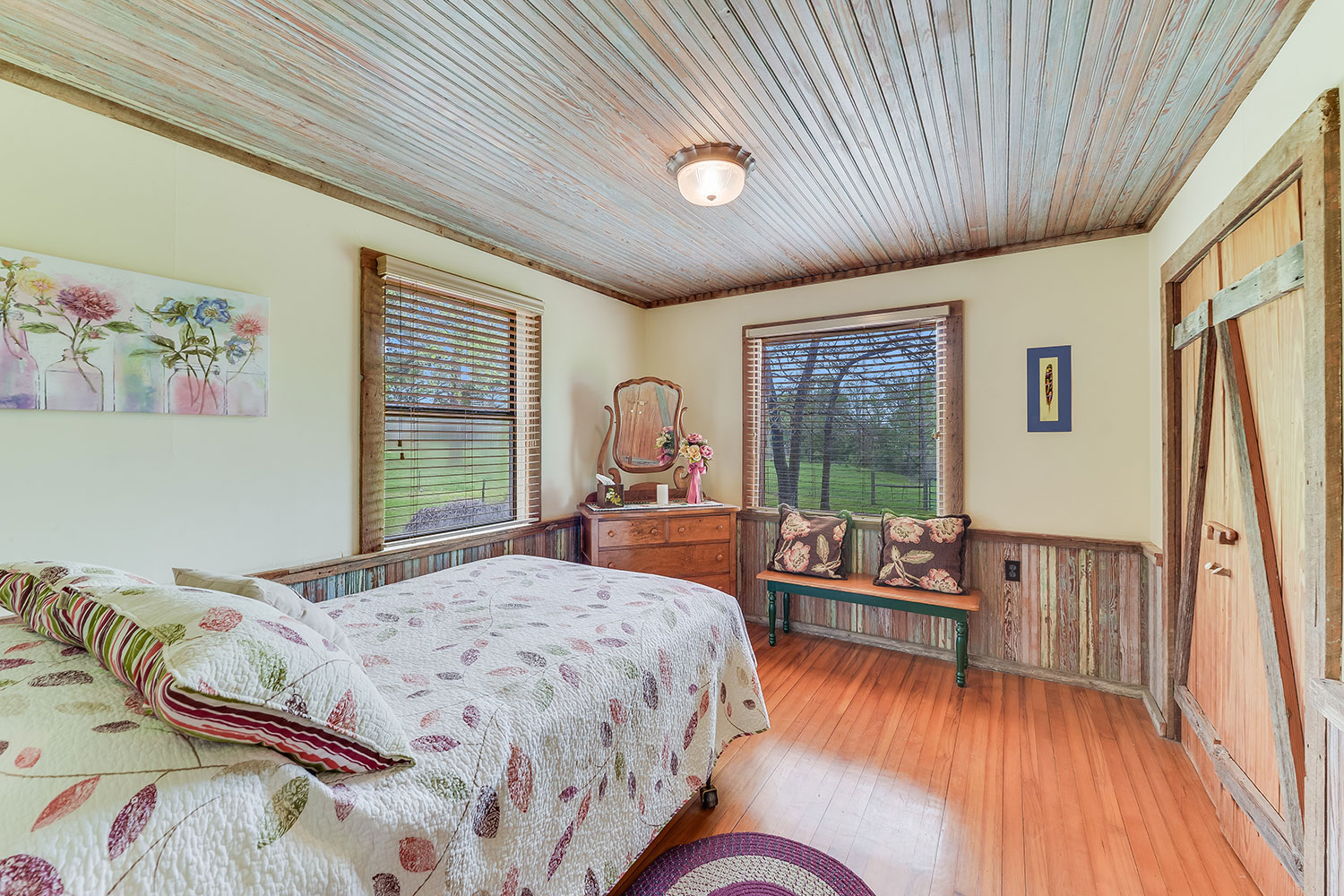 037_Guest House-Bedroom